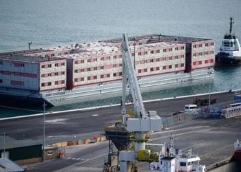 İngiltere’den yüzen hapishane açıklaması