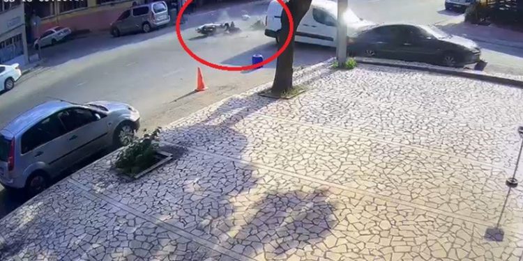 Motosikletteki iki genç böyle ölümden döndü