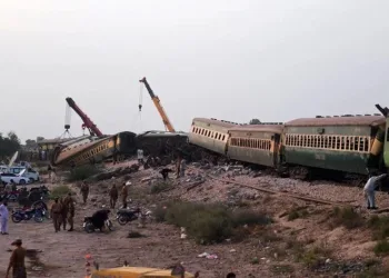 Pakistan’da tren faciası