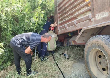 Bursa’da ağır tonajlı araçlar çarpıştı