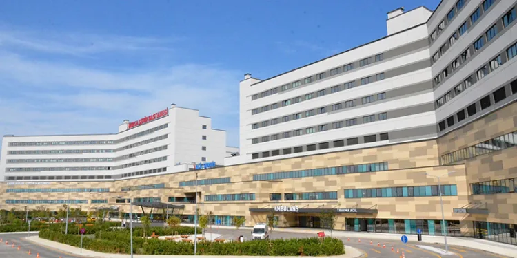 Şehir Hastanesi’nde yanık izleri estetik görünüm kazanıyor