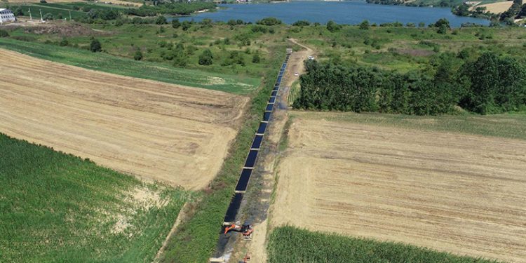 Tarımsal sulama kanalları temizleniyor