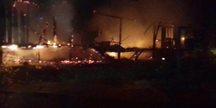 Sakarya’da 2 ev kundaklandı