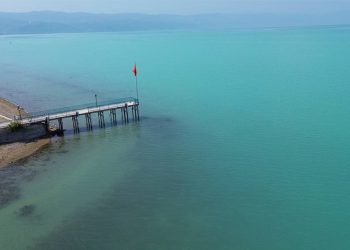 İznik Gölü turkuaza büründü