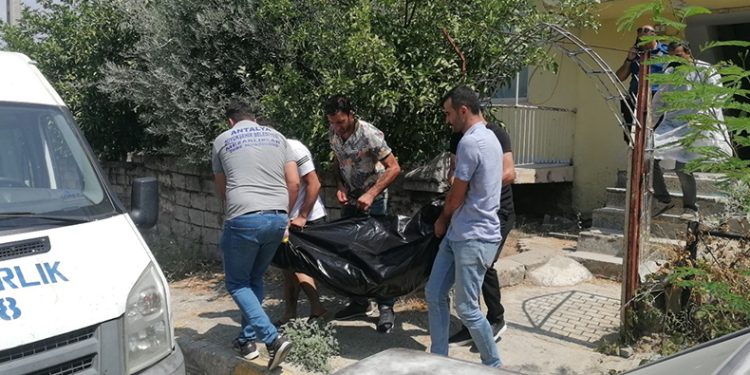 Otel çalışanı yatağında ölü bulundu