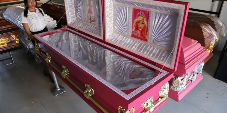 Barbie çılgınlığı cenazelerde