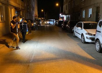 Silahla yaralandı, bakkala sığındı