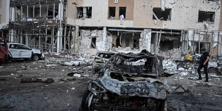 Rusya, Zaporijya’da oteli vurdu