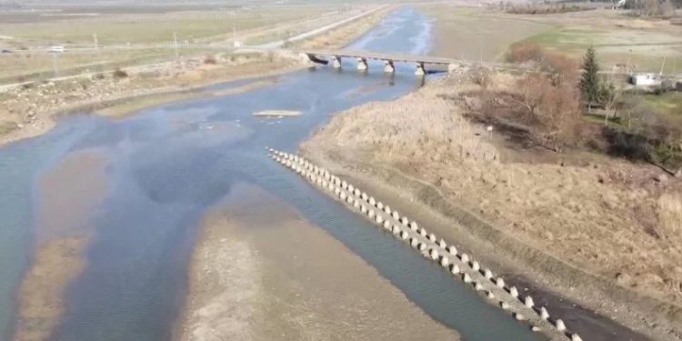 Tarihi Çakmak Hattı’nı otlar sardı