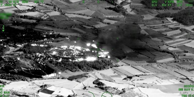 Yangın söndürme çalışmaları İHA’ların kameralarına yansıdı