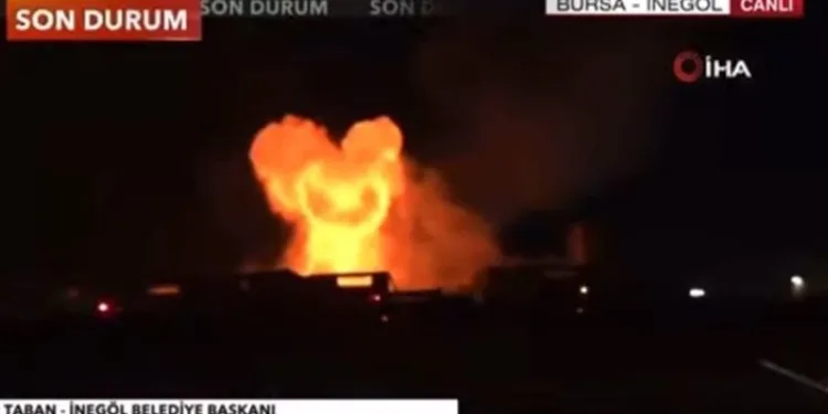 Canlı yayında fabrika böyle patladı