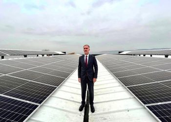 Enerjisini güneşten alan tesis