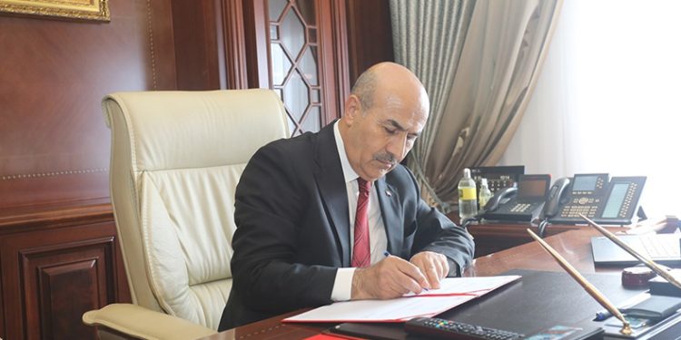 Bursa valisinden örnek hareket