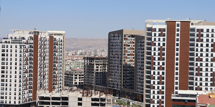 Gurbetçilerin ilgisi konuta olmadı