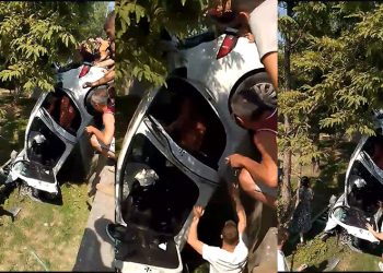 Otomobilin şarampole uçmaması için tuttular