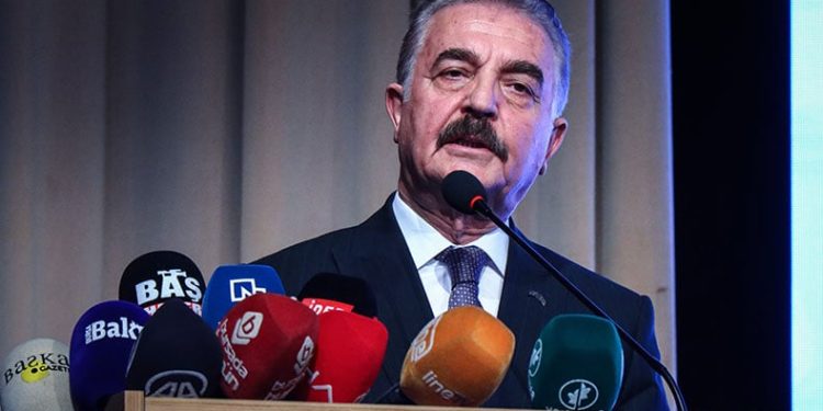 İsmet Büyükataman,MHP Bursa İl Kongresi’nde konuştu