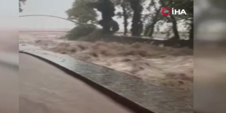 Yunanistan’da sel felaketi: 1 ölü