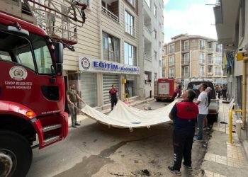 Sinir krizi geçiren kadın korku dolu anlar yaşattı