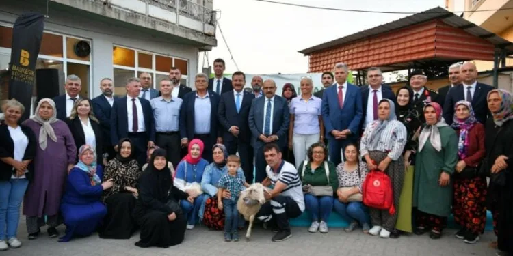 Kadın çiftçiler kuzuların sahibi oldu