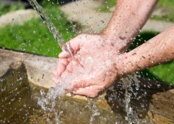 Sudan zehirlenen kişi sayısı 211 oldu
