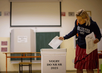 Slovakya parlamento için sandık başında