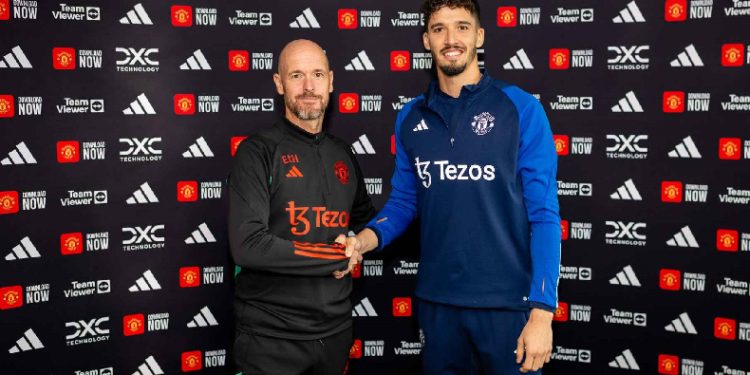 Altay Bayındır, resmen Manchester United’da