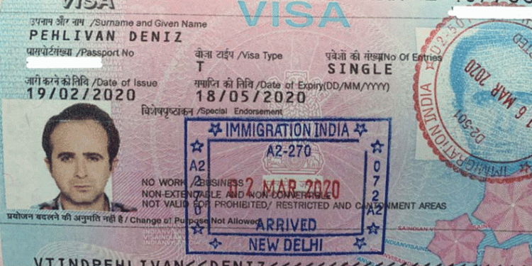 Hindistan, Kanadalıların vizelerini askıya aldı