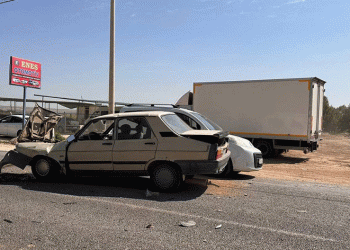 Otomobiller kafa kafaya çarpıştı: 4 yaralı