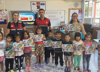 Jandarma ekipleri öğrencileri bilgilendirdi