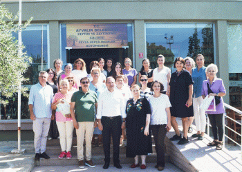 Zeytin çiftçisi kadınlara başarı belgesi