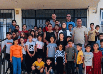 Neşe Bakay’dan, öğrencilere kırtasiye yardımı