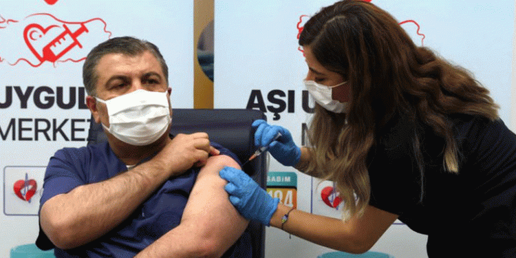 Koca, Covid aşısı hakkında konuştu