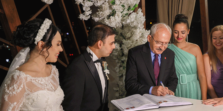Kılıçdaroğlu nikah şahidi oldu