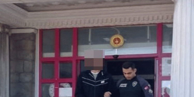 Azılı hırsız çatı katında yakalandı