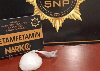 Emniyet kemeri tokasından uyuşturucu çıktı