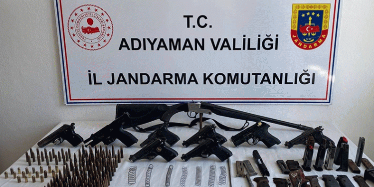 Jandarma çok sayıda silah ele geçirdi