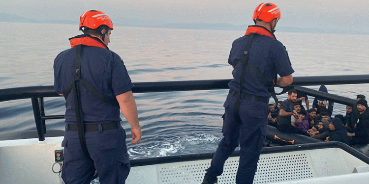 23 düzensiz göçmen kurtarıldı