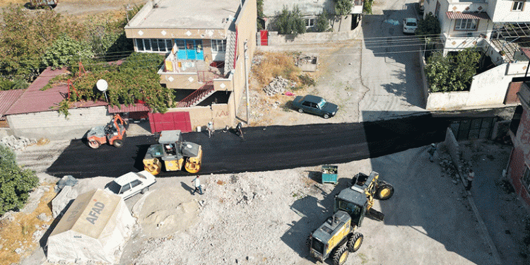 Kahramanmaraş’ta asfalt çalışmaları devam ediyor