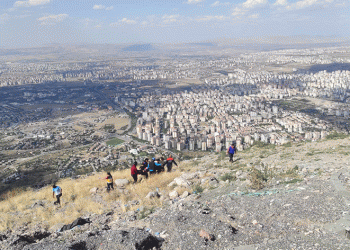 Yamaç paraşütü düştü: 2 yaralı