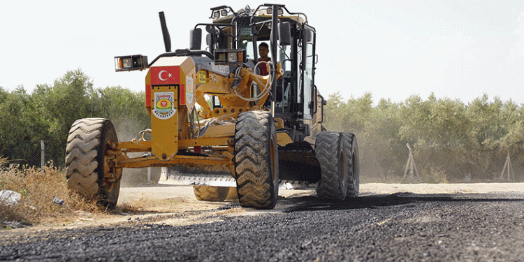 Tarsus’ta yollar yenileniyor