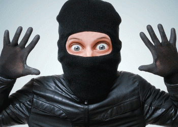 Acemi altın hırsızları tutuklandı