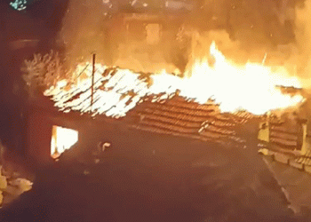 Yaşlı adamı yangından bekçiler kurtardı