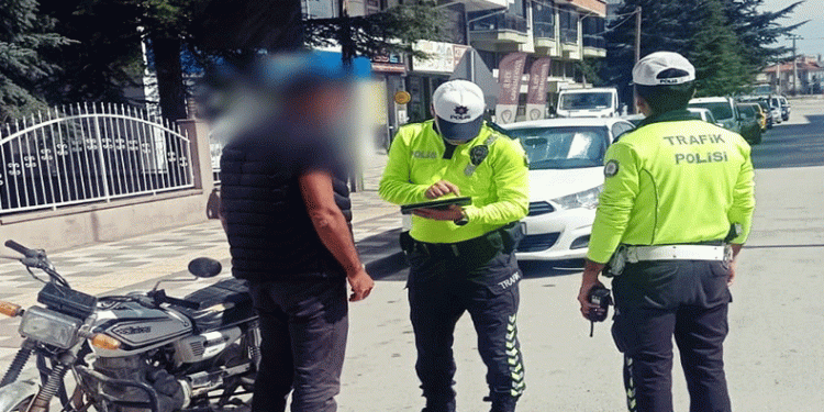 17 motosiklet trafikten men edildi