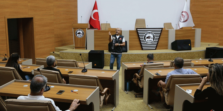 “En İyi Narkotik Polisi Anne”