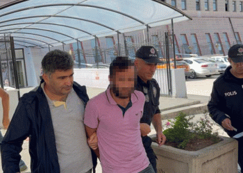 Öğretmenlere bıçak çeken şüpheli tutuklandı