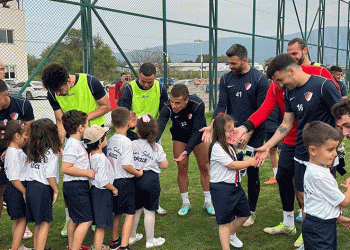 Miniklerden Düzcespor’a moral ziyareti