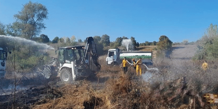Pazaryeri’nde çıkan yangın söndürüldü