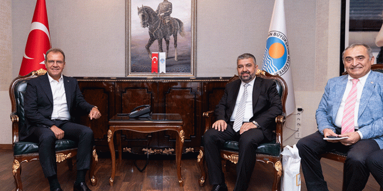 Başkan Seçer: “Mersin değişiyor, gelişiyor”