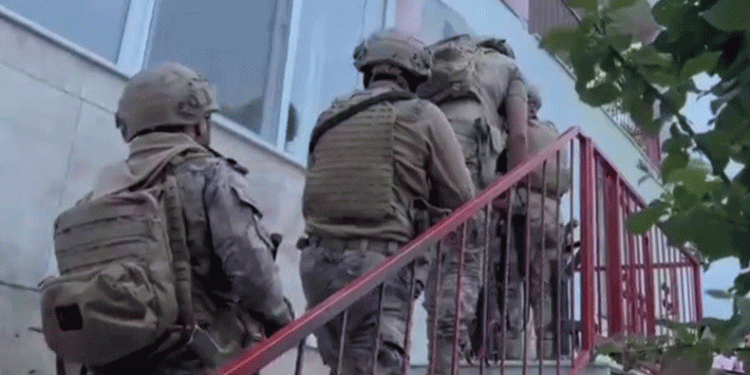 İzmir’de dev uyuşturucu operasyonu