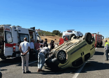 Virajı alamayan otomobil takla attı